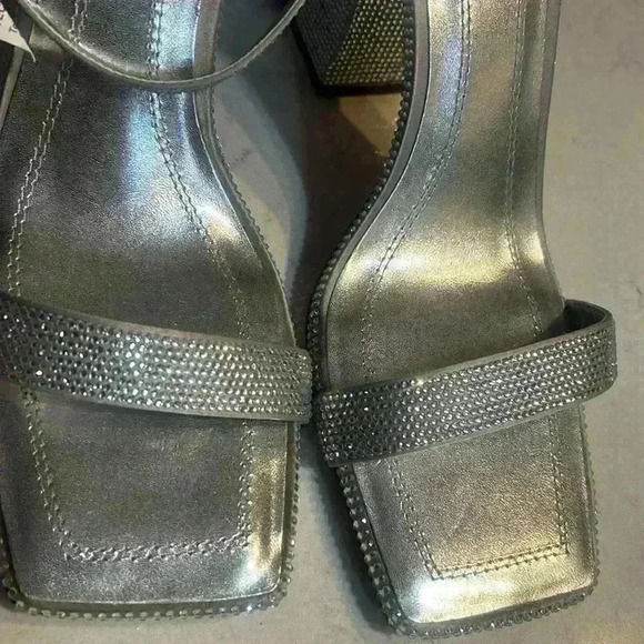 NWT ZARA RHINESTONE BLOCK HEELED STRAPPY SANDALS IN SIZE 40 (9) - Picture 2 of 9